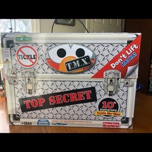 Tickle Me Elmo 10th anniversary